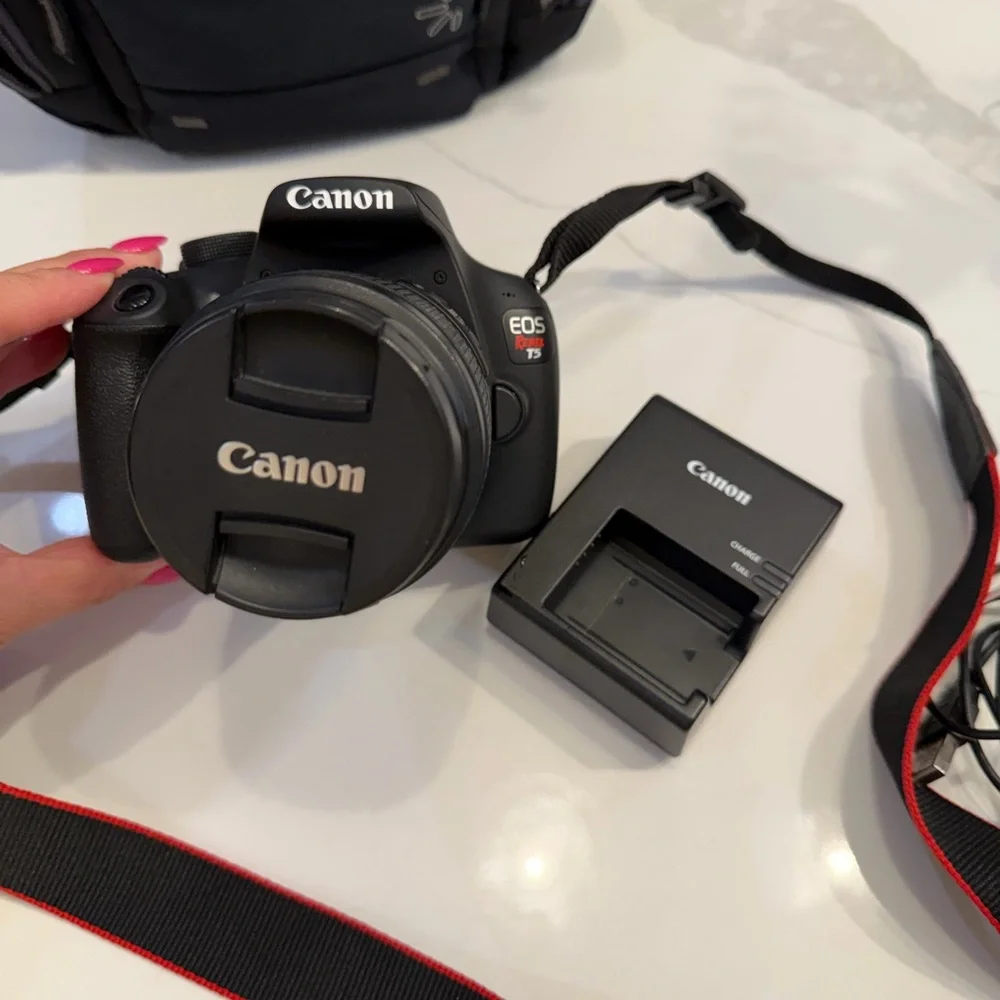 Canon EOS Rebel T5 DSLR Camera Kit with 18-55mm Lens